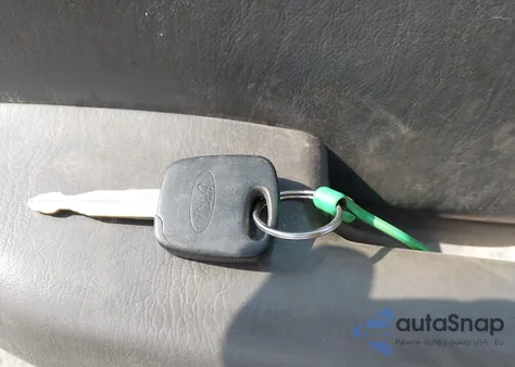 2002 Ford F-150 Lariat/Xlt from USA, damaged, VIN 1FTRW08L82KA54383